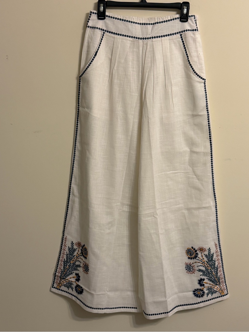 POL Cream Wide-Leg Embroidered Linen Pants with Navy Trim - Picture 3 of 4
